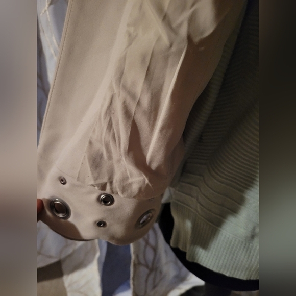 Roz & Ali Cream Jacket – Open-Front, Grommet Scalloped Hem, Size S - Picture 7 of 9